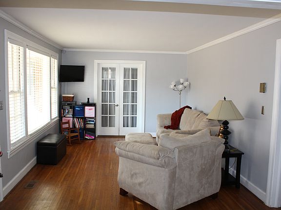 living room/den 11.5*19