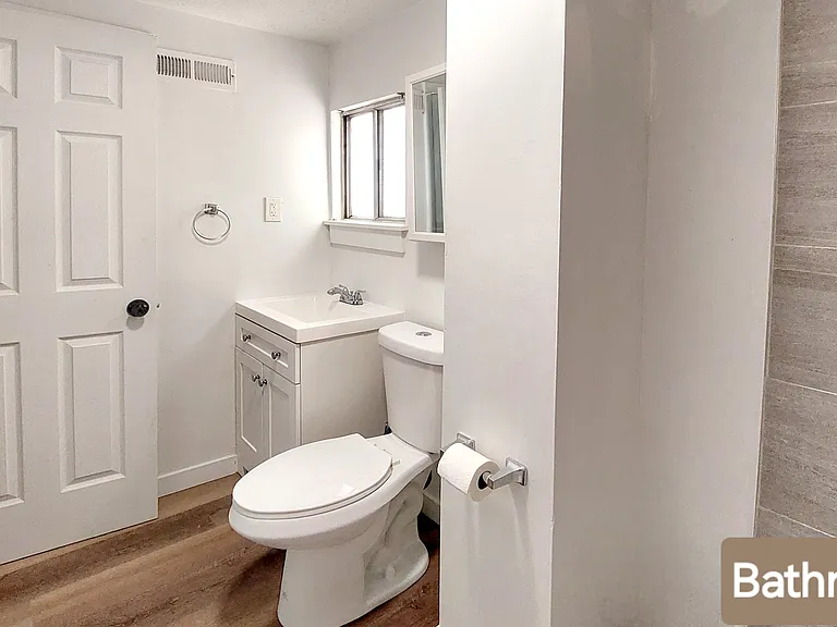 715 E Parker Ln #4 — Photo 12
