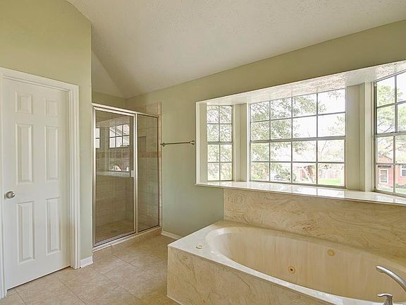 4th image of 710 Bayou Bend Dr