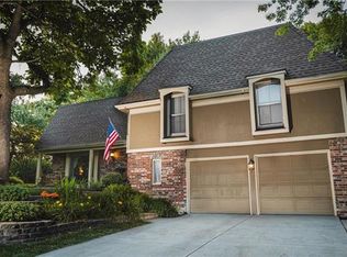 9706 W 105th St, Overland Park, KS 66212