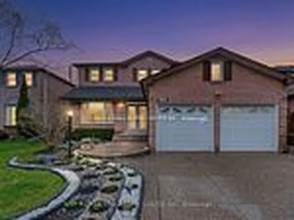 339 Parklane Rd, Oakville, ON L6H 4J4