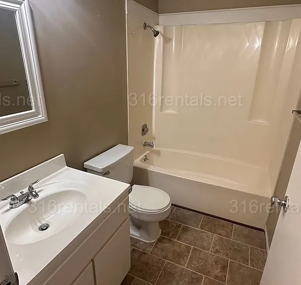 6716 W Par Ln #4 — Photo 4