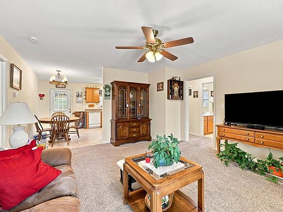 4th image of 482 Moser Rd