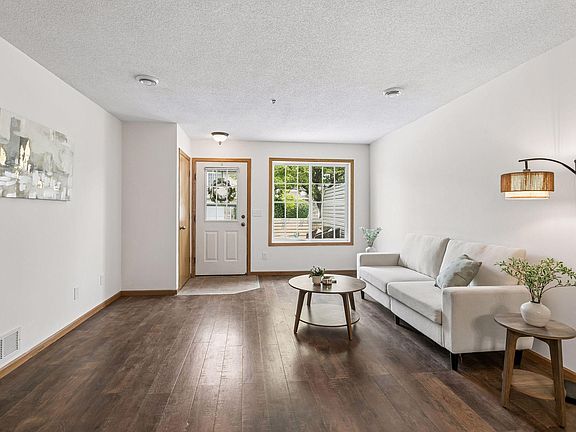 5th image of 10711 Unity Ln N