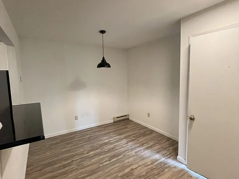 University Park Apartments near Cornell University — Photo 282