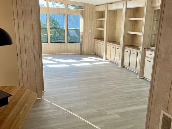 5th image of 4714 Mundell Ave