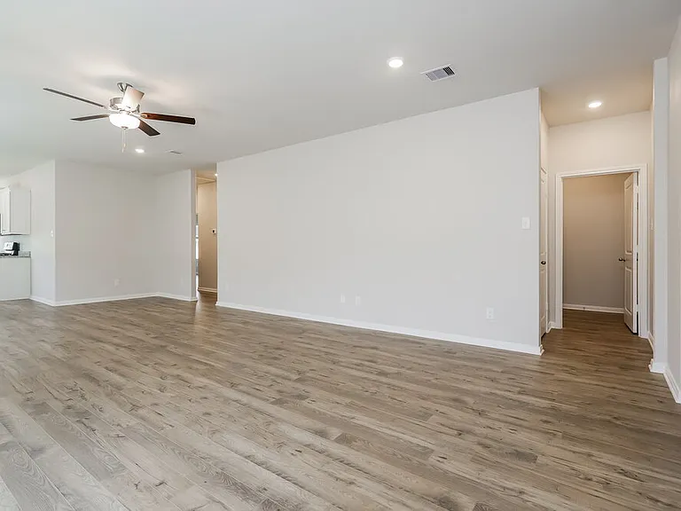 16430 Honeysuckle Hill Dr — Photo 3