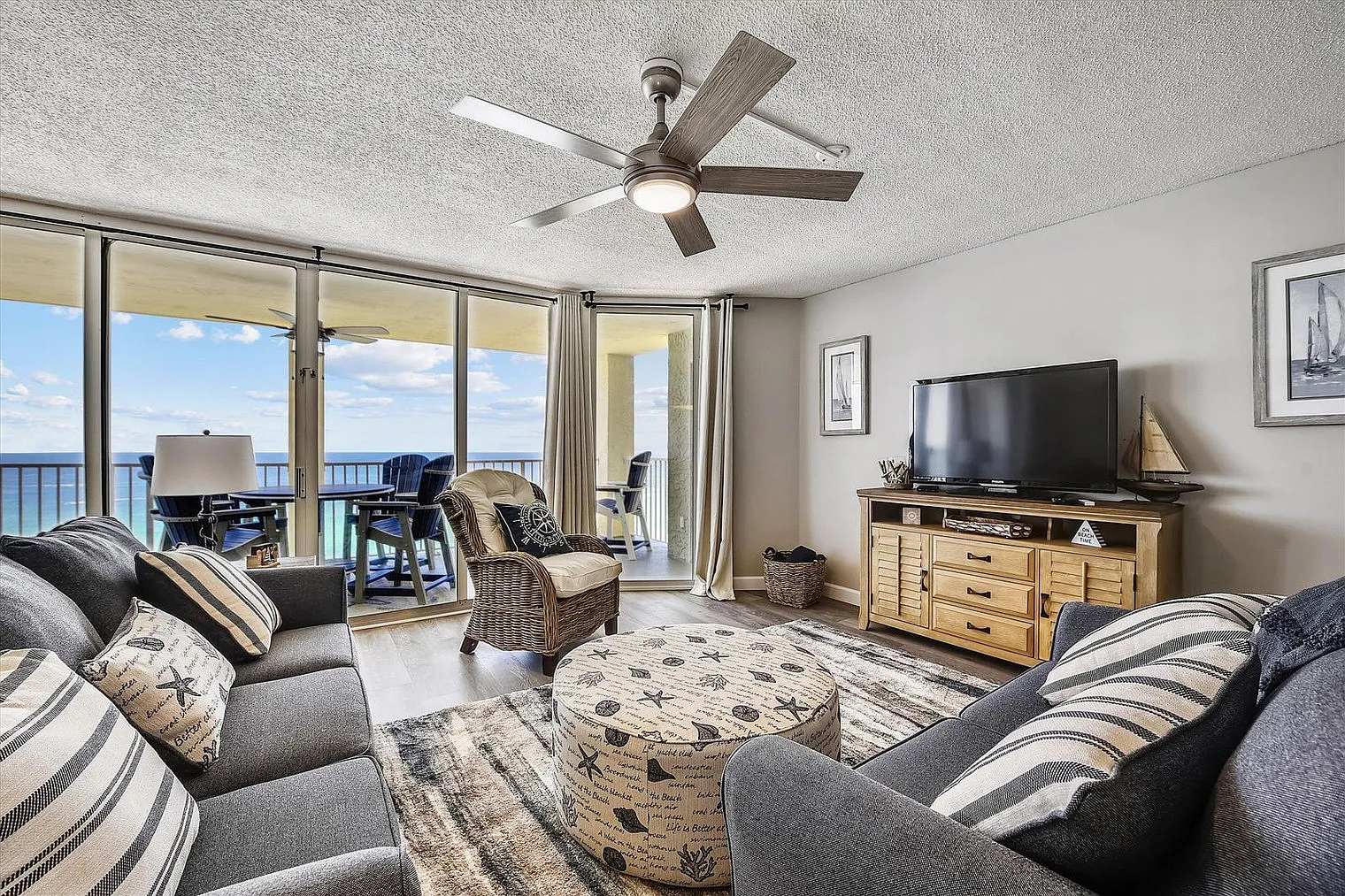 2 bed, 2.0 bath, 1323 sqft, $3,771 — Photo 2