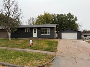 5916 W Elder Dr, Sioux Falls, SD 57106