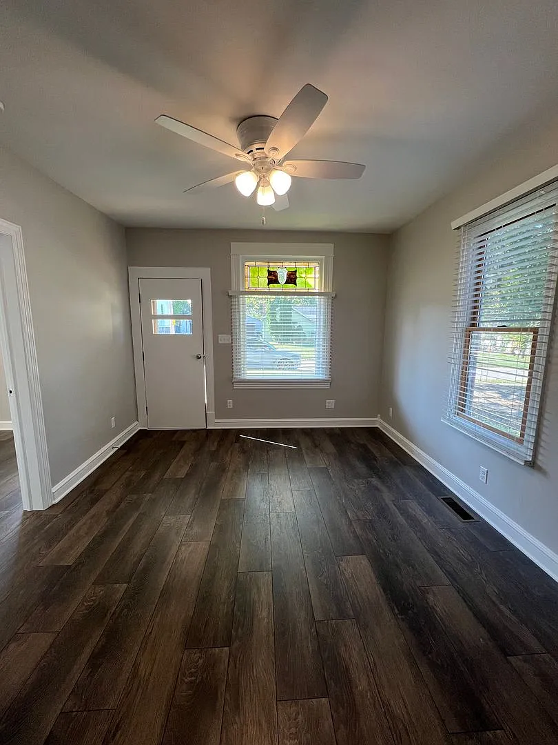 Beautiful Two Bedroom Home! — Photo 4