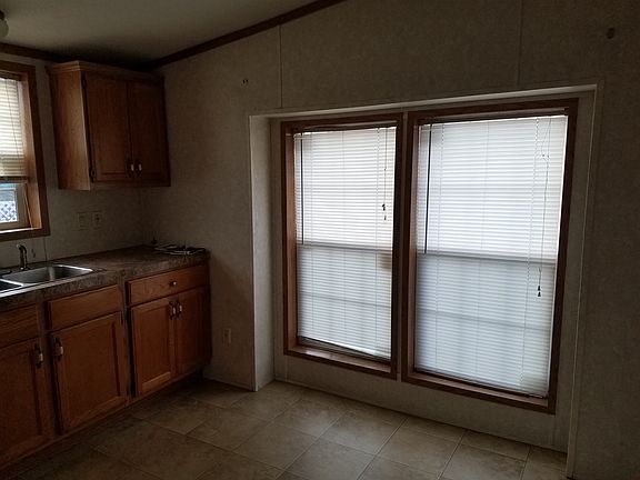 5th image of 8201 Russell Ln