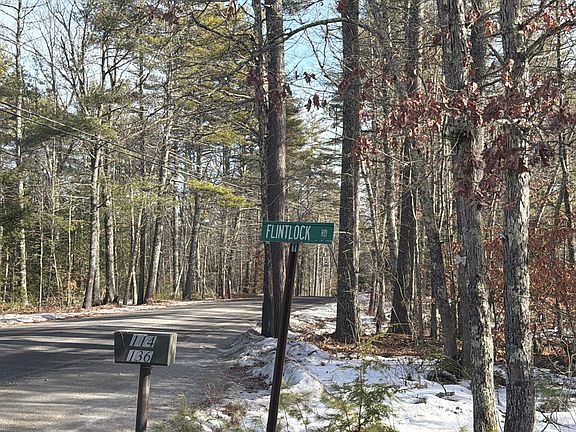 3rd image of 172 Flintlock Rd