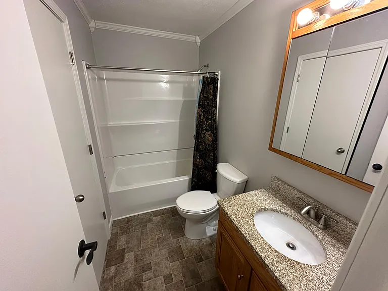 823 Bass Ln — Photo 15