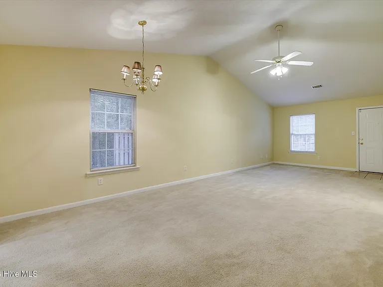 301 Beech Ln — Photo 12