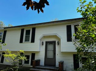 1 Perth Dr, Stratham, NH 03885