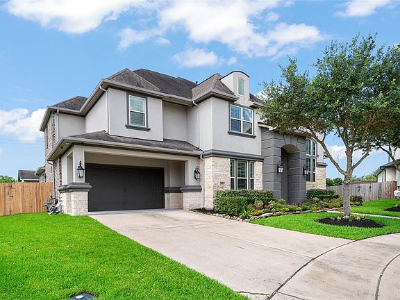 2nd image of 940 Gadston Park Ln