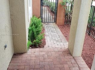 3808 Tree Top Dr, Weston, FL 33332