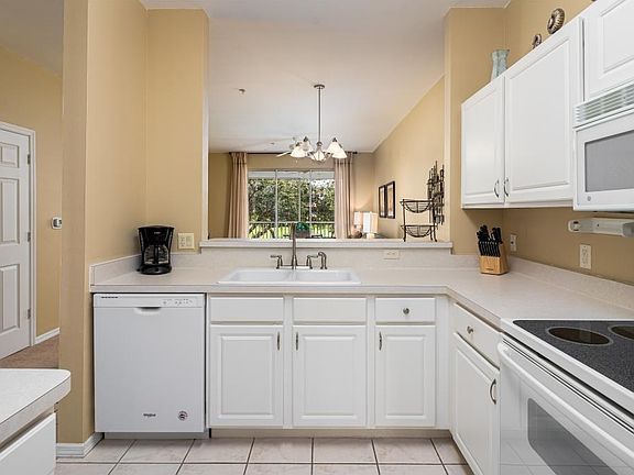 5th image of 3965 Bishopwood Ct E