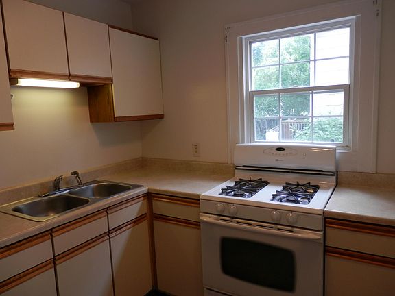 5th image of 15900 Corsica Ave #1