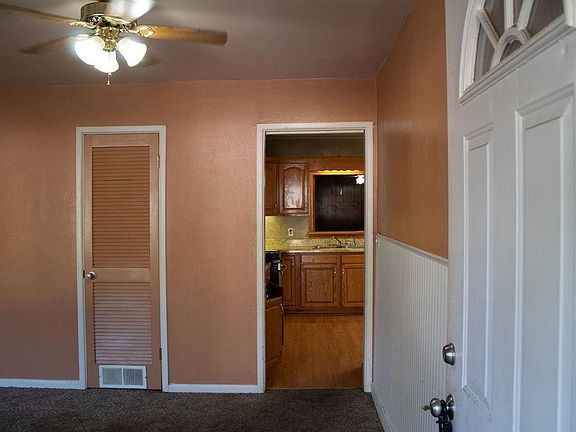 3rd image of 102 Warwick Rd