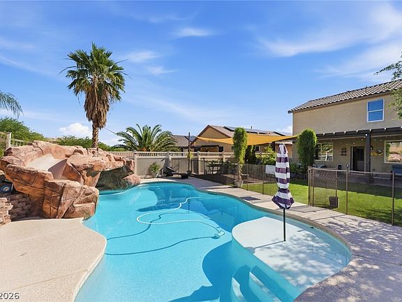 3rd image of 929 Aspen Cliff Dr