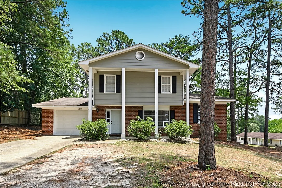 3 bed, 2.5 bath, 1808 sqft, $2,200 — Photo 1