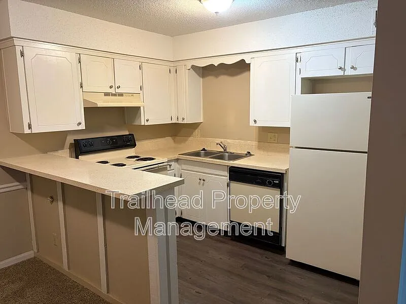 2 bed, 1.0 bath, 1199 sqft, $1,199 — Photo 2