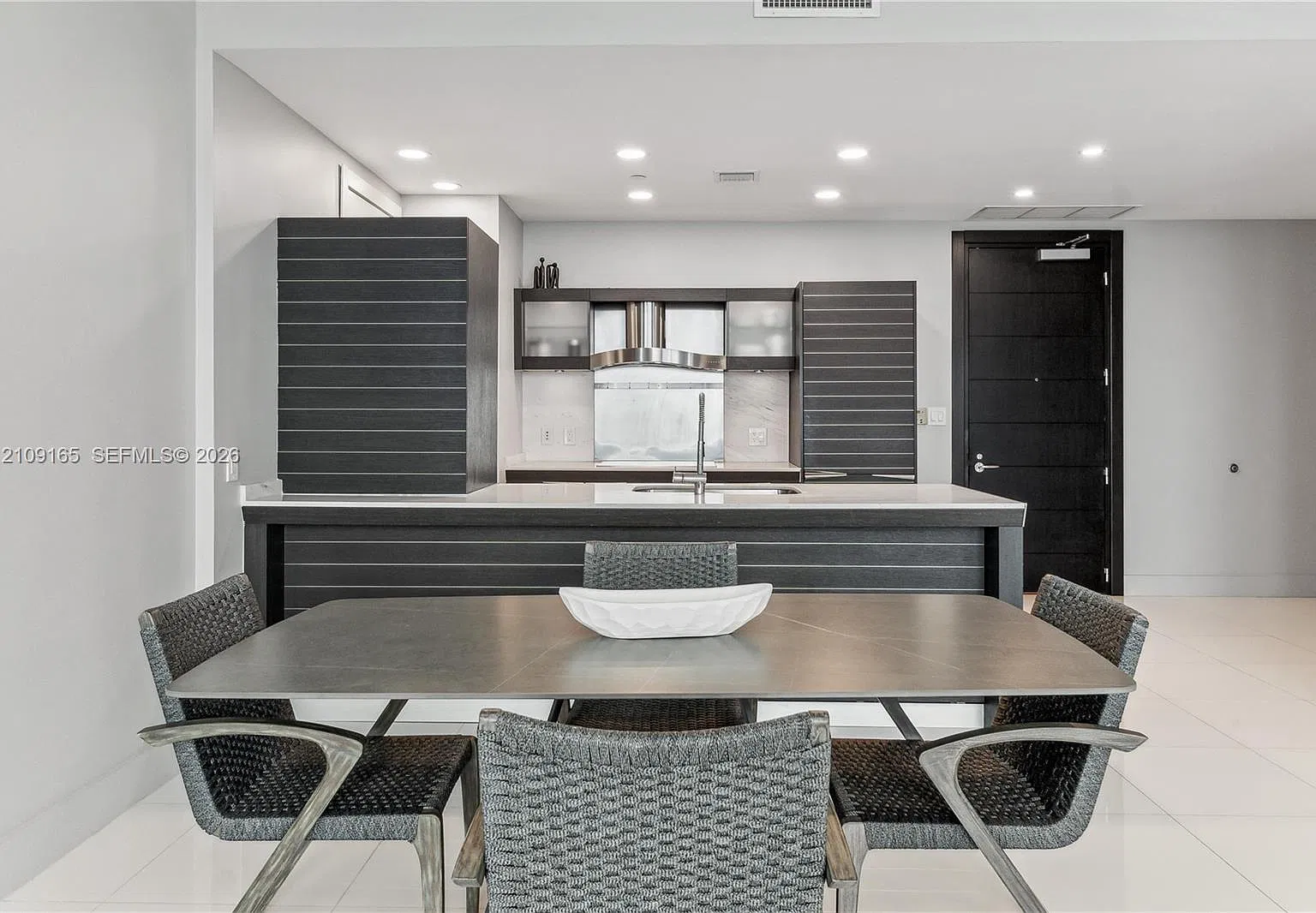 Epic West Condo — Photo 4