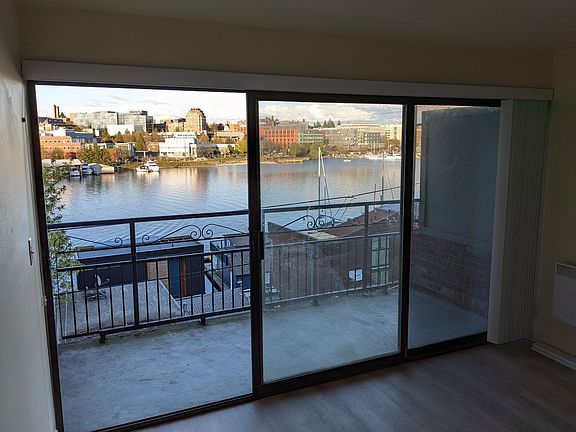 3rd image of 3240 Fuhrman Ave E Unit 201