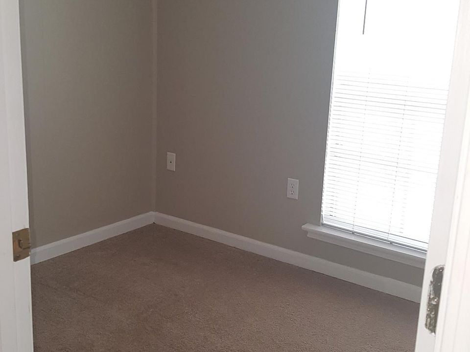 2nd image of 2725 William Tell St #A