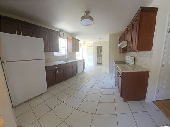 5th image of 81 Harrison Ave