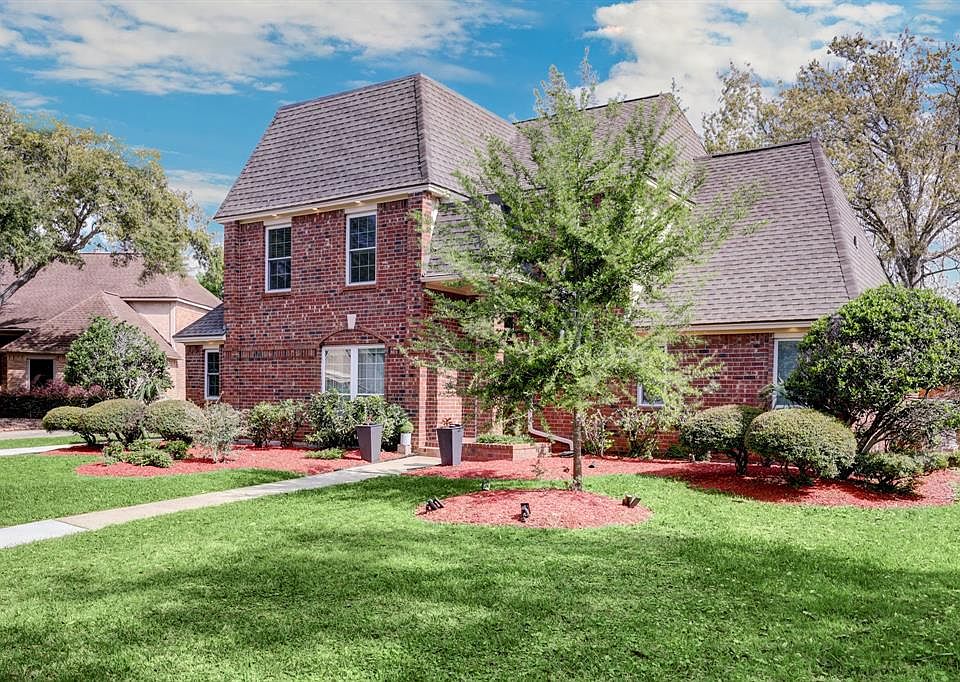 1st image of 2706 Saint Andrews Place