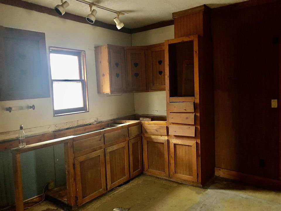 2nd image of 1400 S Bedford Ave