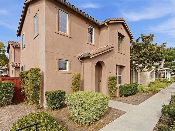 3rd image of 2284 Red Leaf Ln