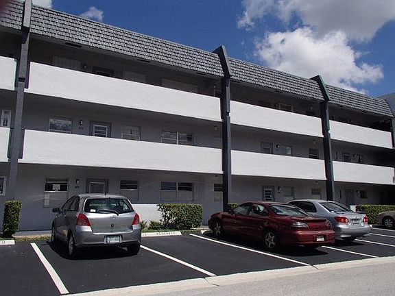 2nd image of 7867 Golf Circle Dr APT 306