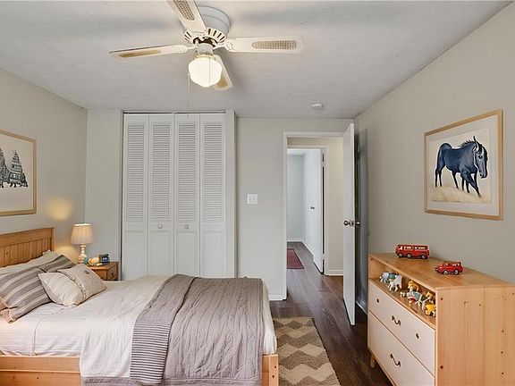 5th image of 115 Kings Ridge Dr