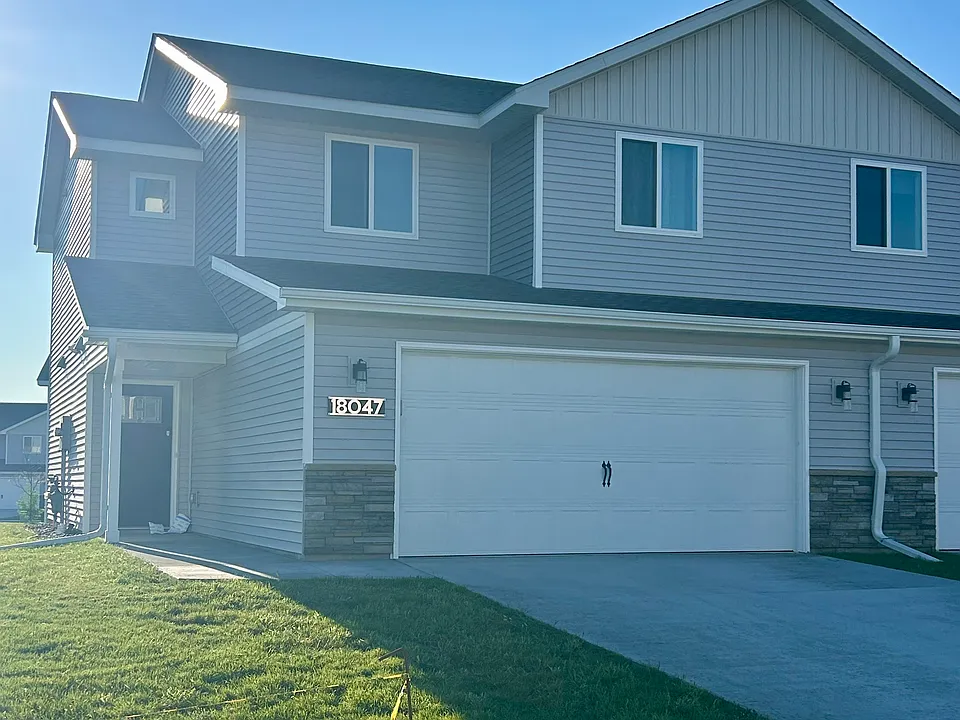 18047 Walnut Cir