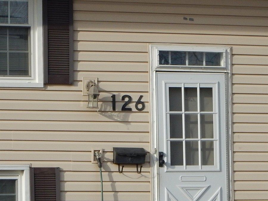 1st image of 126 W Fullerton Ave