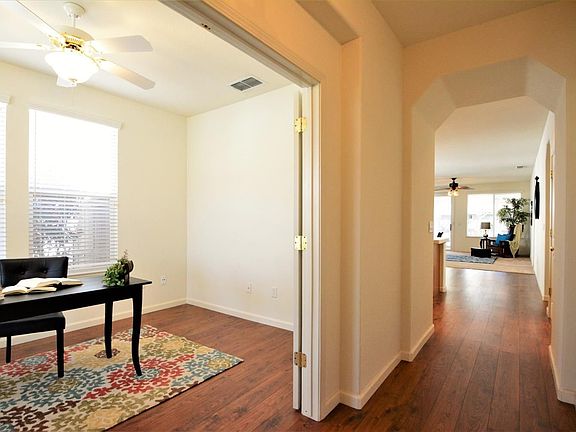 5th image of 270 Pelican Bay Cir