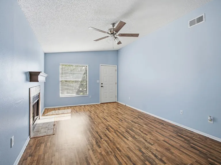 4022 Tumble Wood Trl #201 — Photo 8