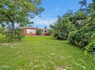 121 Old Breece Rd, Sneads Ferry, NC 28460
