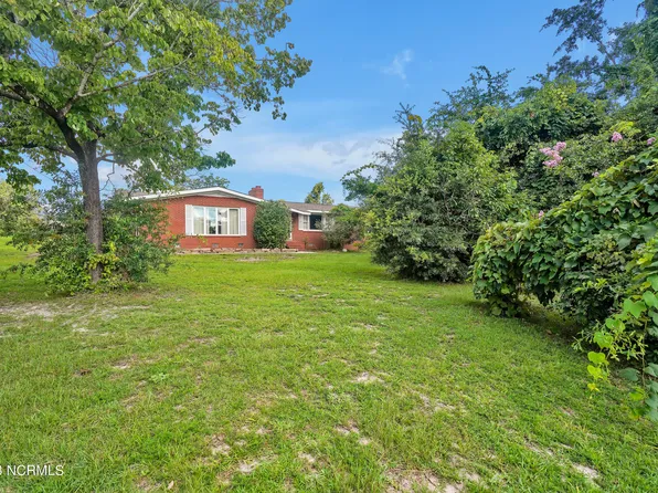 121 Old Breece Road, Sneads Ferry, NC 28460