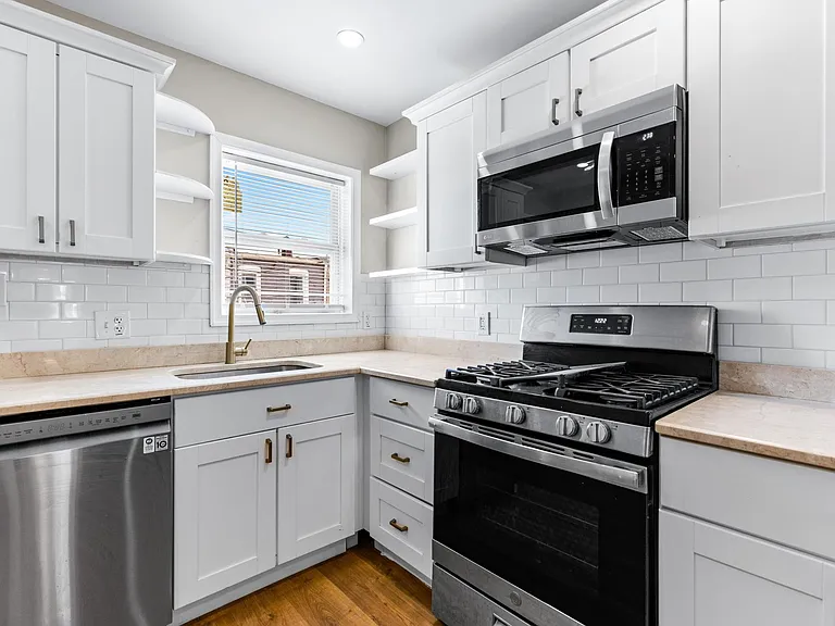 233 N Rose St — Photo 13
