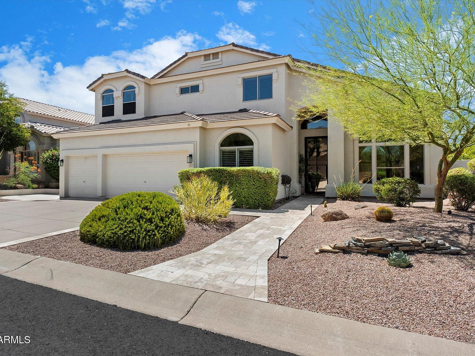 7357 E Rochelle Cir
