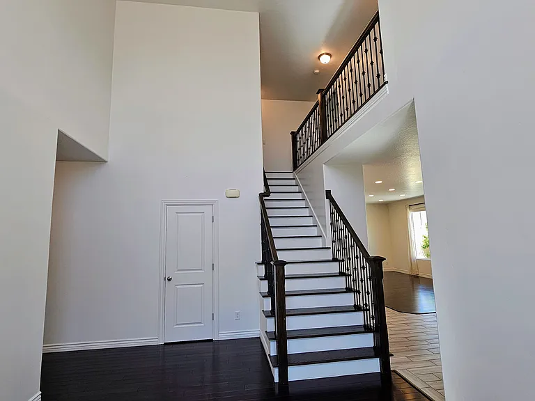 778 W Sunrise Way — Photo 4
