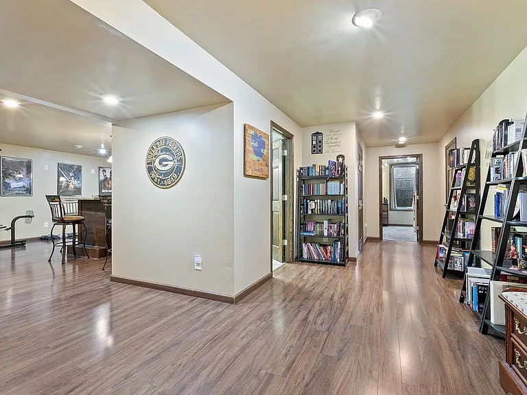 805 Canterbury Castle Ln — Photo 12