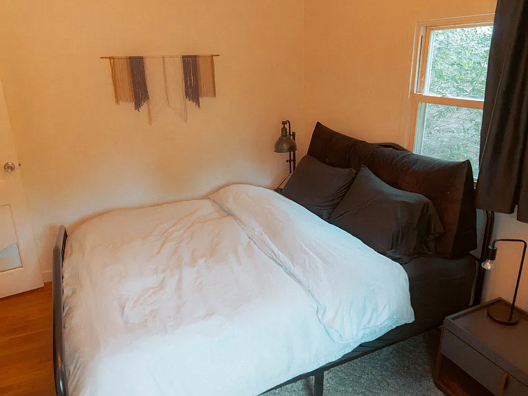 Guest Bedroom / Office