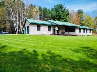 118 W Neuman Rd, Pinconning, MI 48650