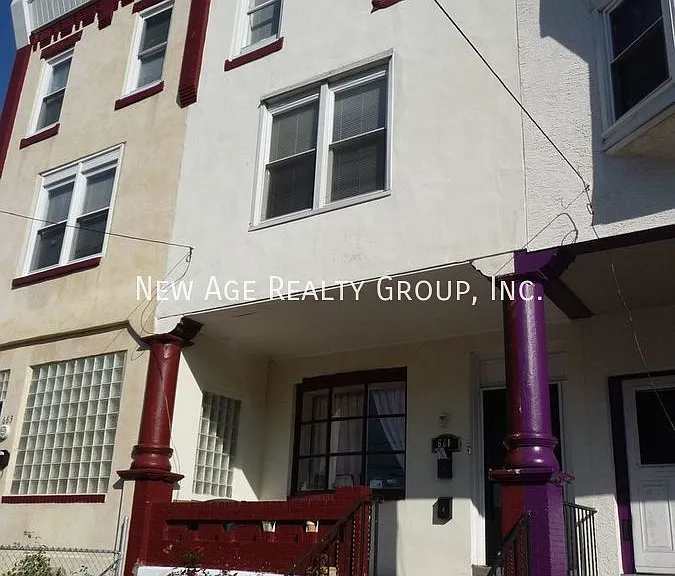 661 N 33rd St #2 — Photo 1