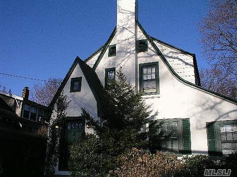 1st image of 131 Dubois Ave